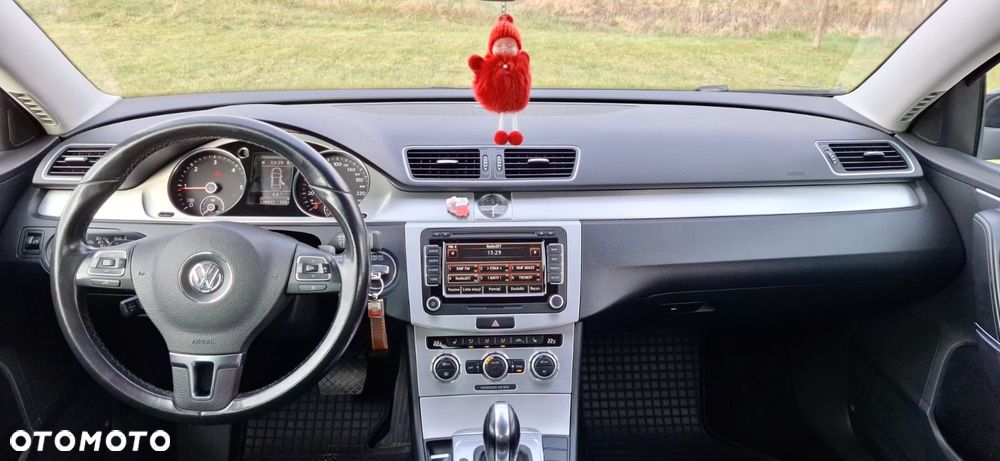 Volkswagen Passat 2.0 TDI Highline DSG - 9