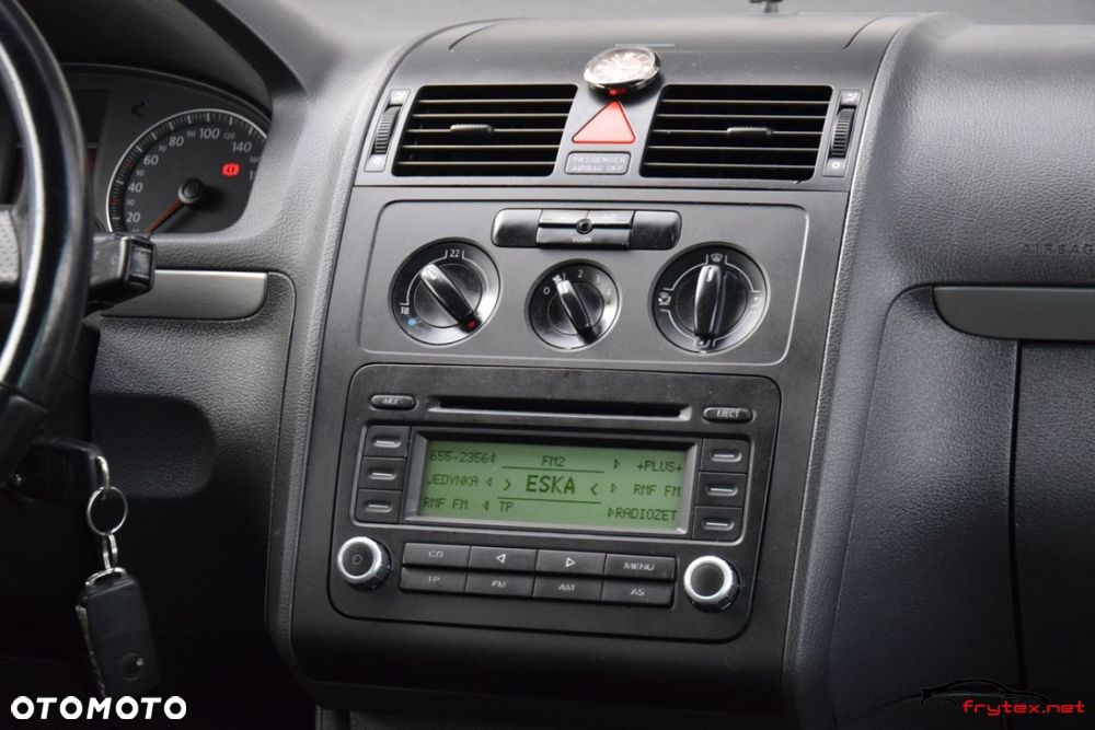 Volkswagen Touran - 27