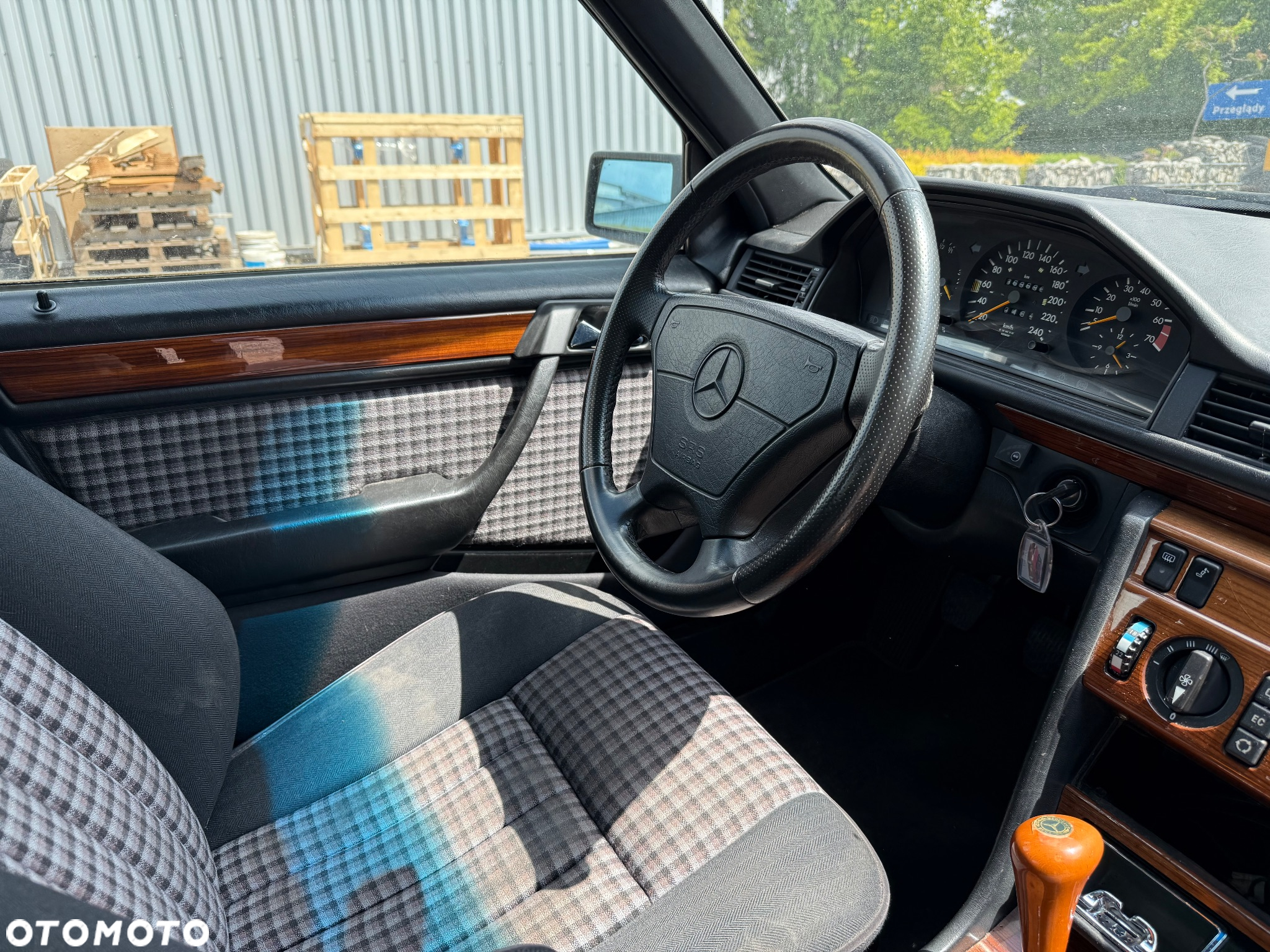 Mercedes-Benz W124 (1984-1993) - 19