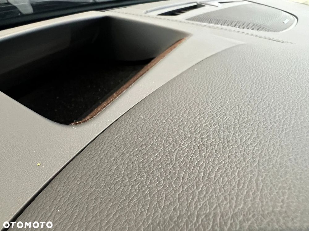 Volvo S90 B5 D AWD R-Design - 11
