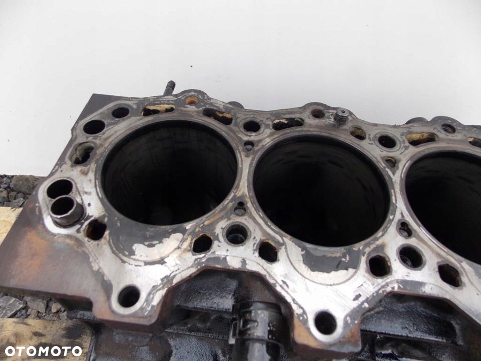 BLOK SILNIKA MAZDA B2500 RANGER I 2.5 TD - 5