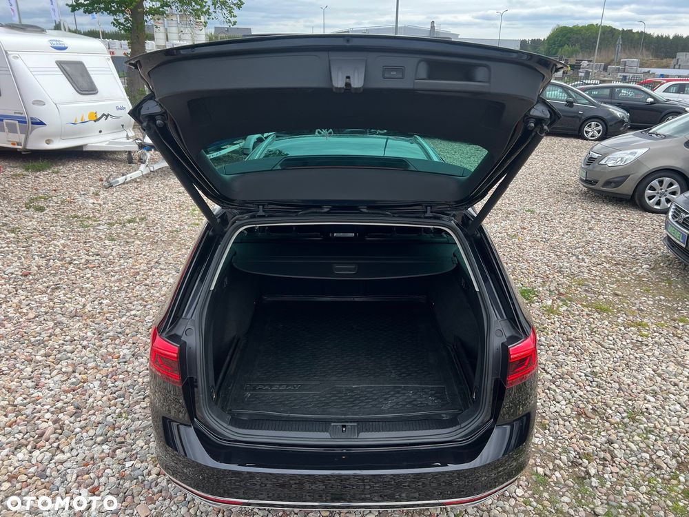 Volkswagen Passat 2.0 TDI SCR Highline - 26