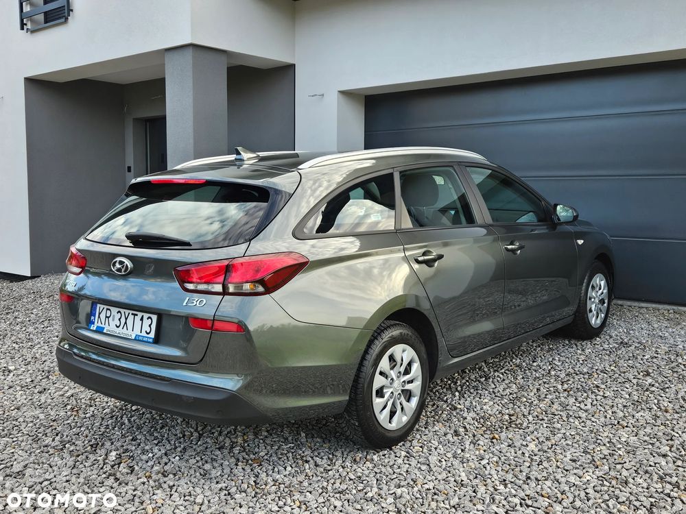 Hyundai i30 1.5 DPI Classic + - 7