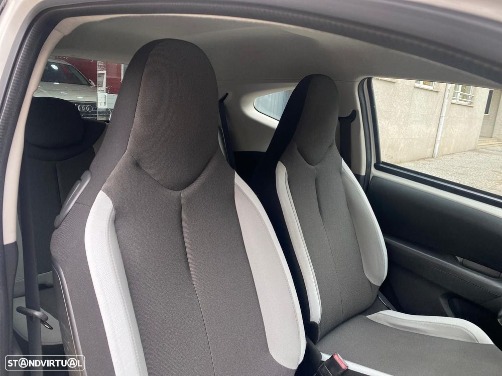 Toyota Aygo 1.0 X-Play - 22