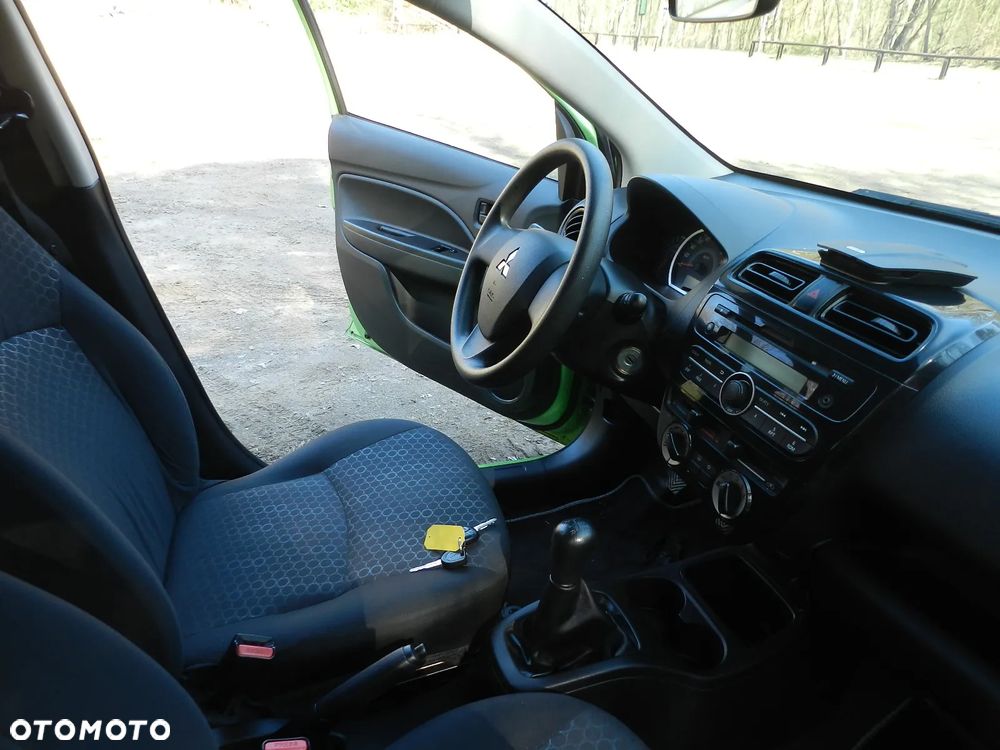 Mitsubishi Space Star - 10