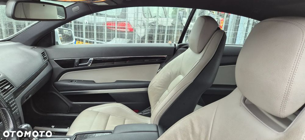 Mercedes-Benz Klasa E 250 CGI BlueEFFICIENCY Automatik Avantgarde - 12