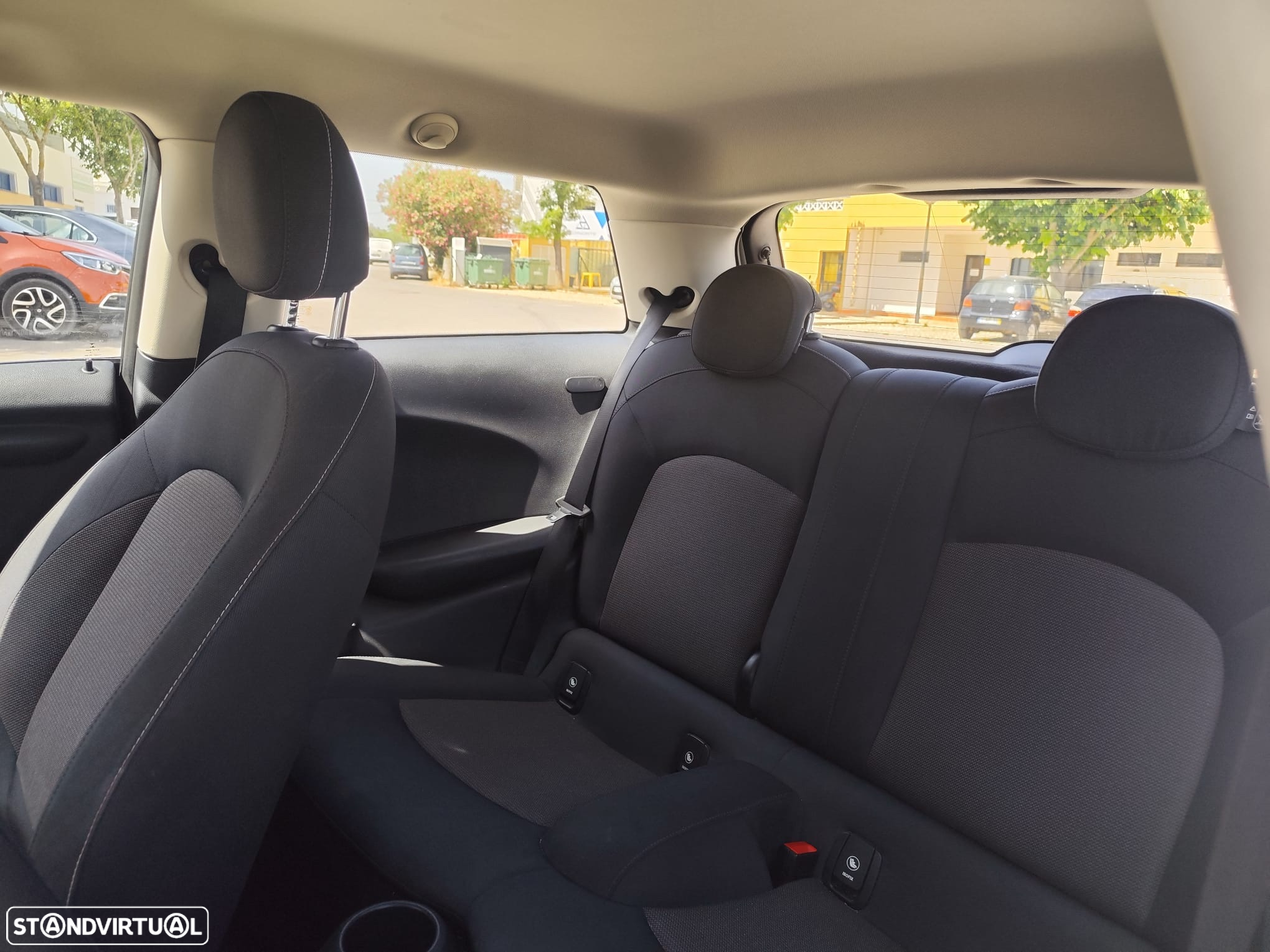 MINI 3 Portas One - 12