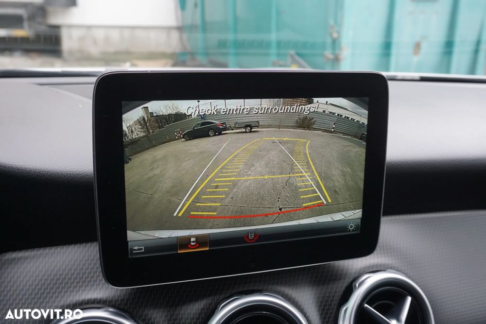 Mercedes-Benz GLA 200 d 4Matic 7G-DCT Urban - 13