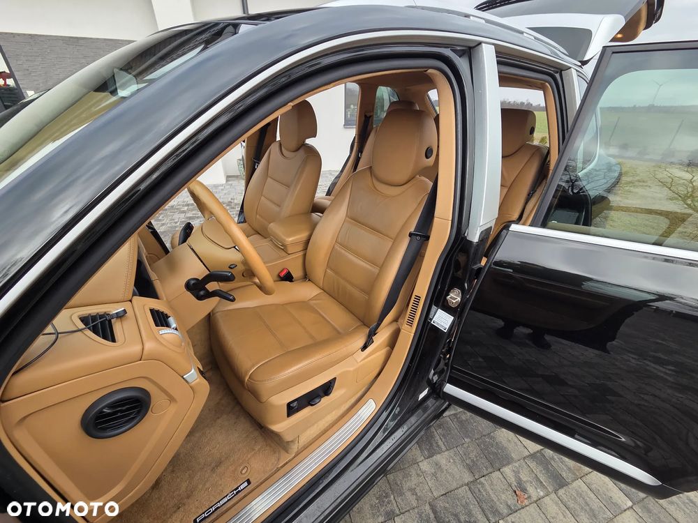 Porsche Cayenne - 14