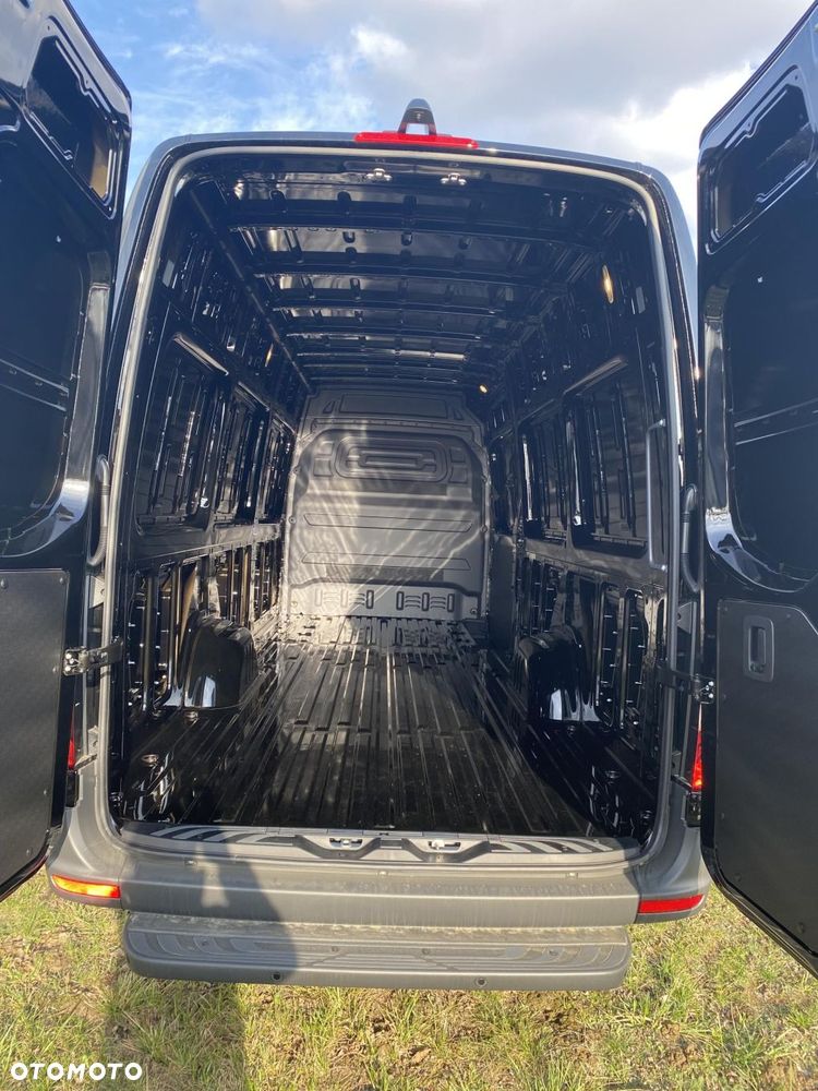 Mercedes-Benz Sprinter - 9