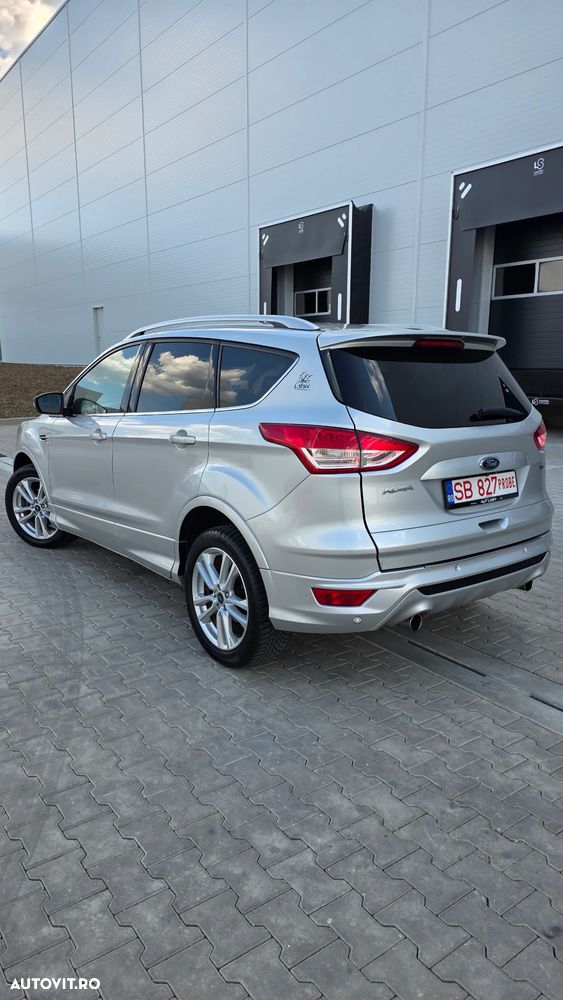 Ford Kuga 1.5 EcoBoost 2x4 Titanium - 4