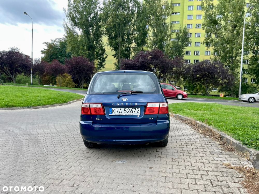 Kia Carens - 9