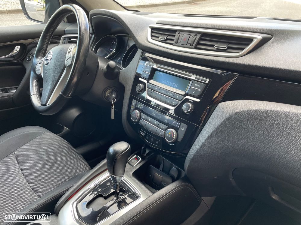 Nissan Qashqai 1.6 dCi Xtronic ACENTA - 18