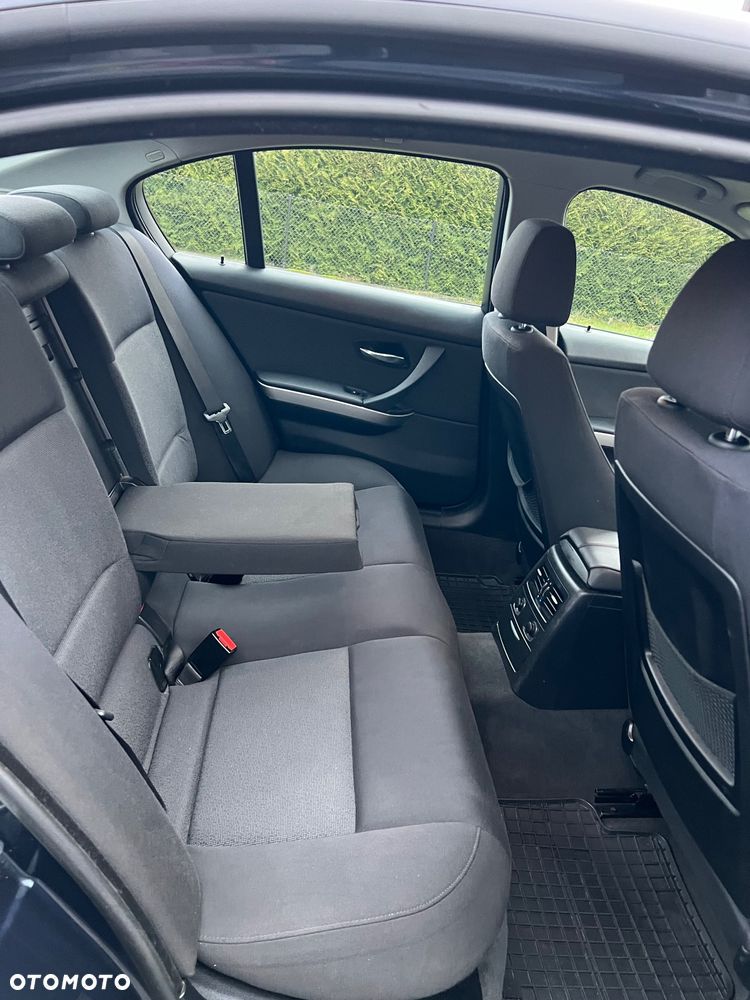 BMW Seria 3 318i - 16