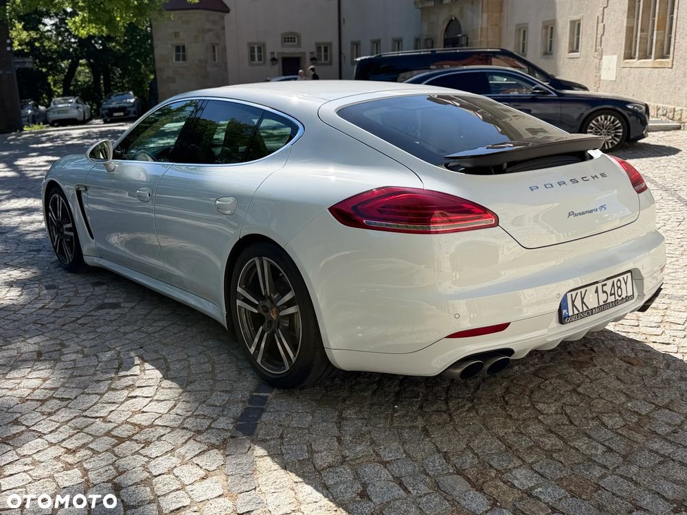 Porsche Panamera 4S - 3
