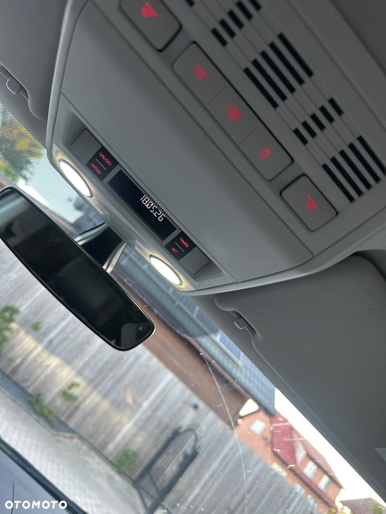 Volkswagen Multivan 2.0 BiTDI L1 Generation SIX 4Motion DSG - 22
