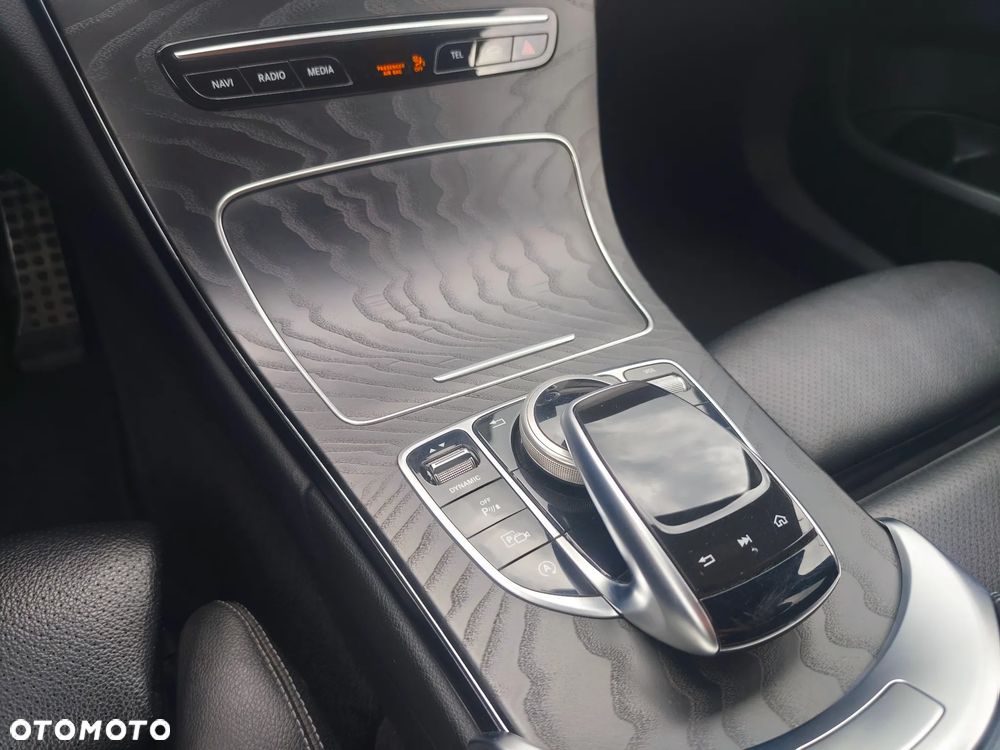 Mercedes-Benz Klasa C 300 d 9G-TRONIC AMG Line - 28