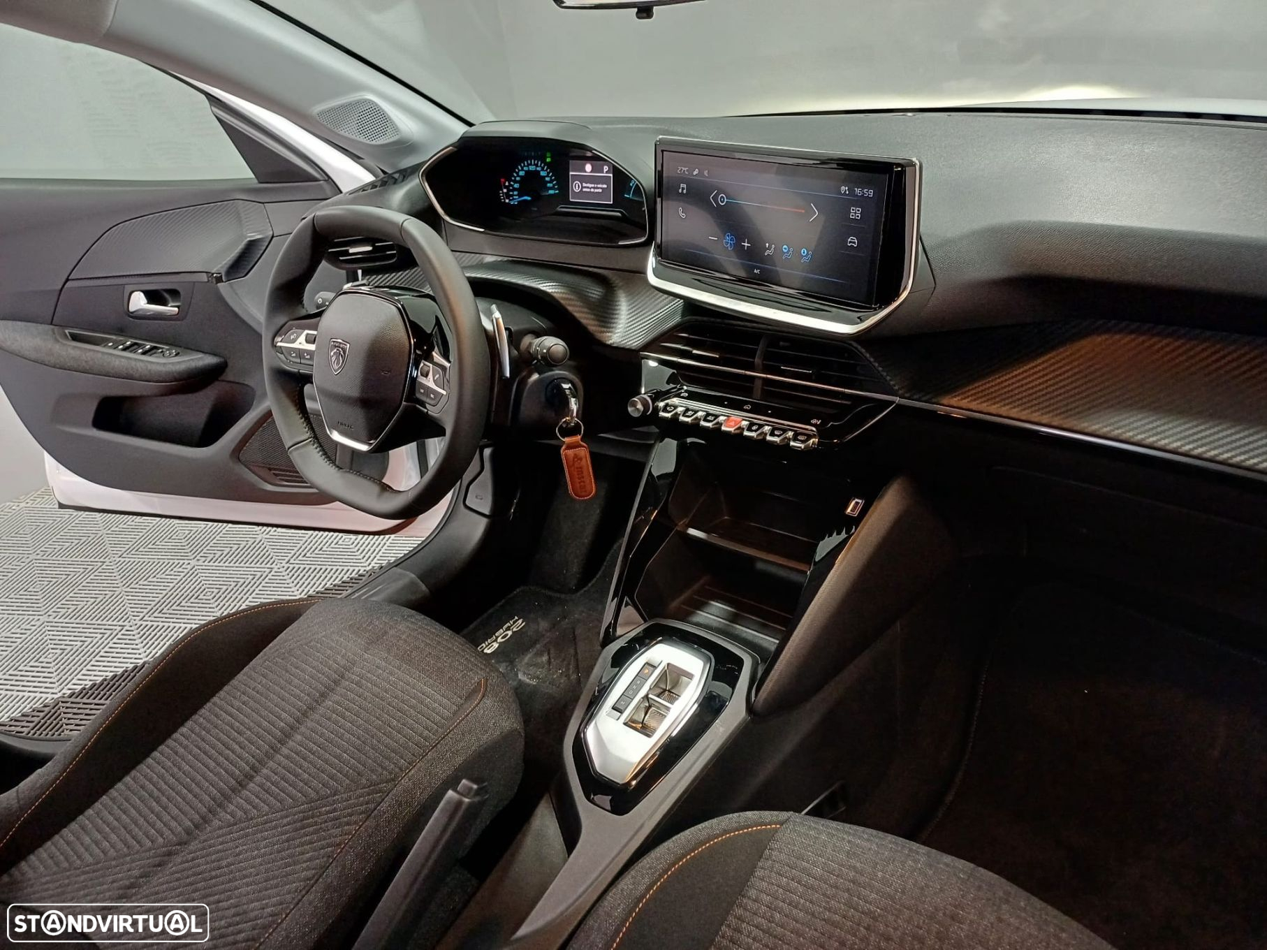 Peugeot 208 - 21