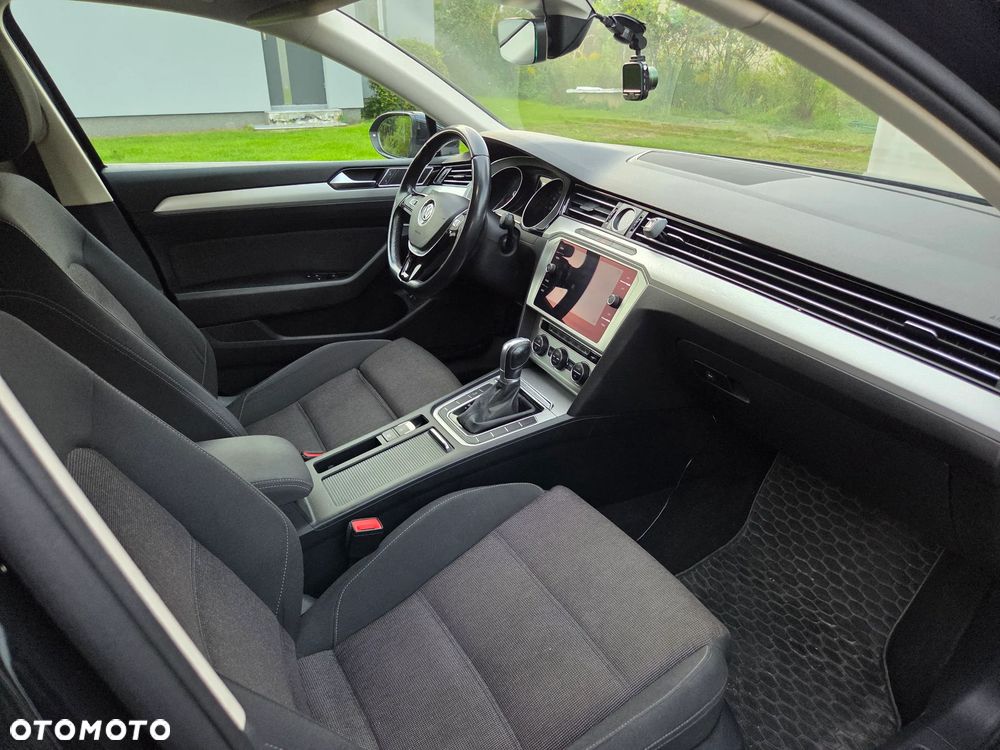 Volkswagen Passat 2.0 TDI SCR Trendline DSG - 26