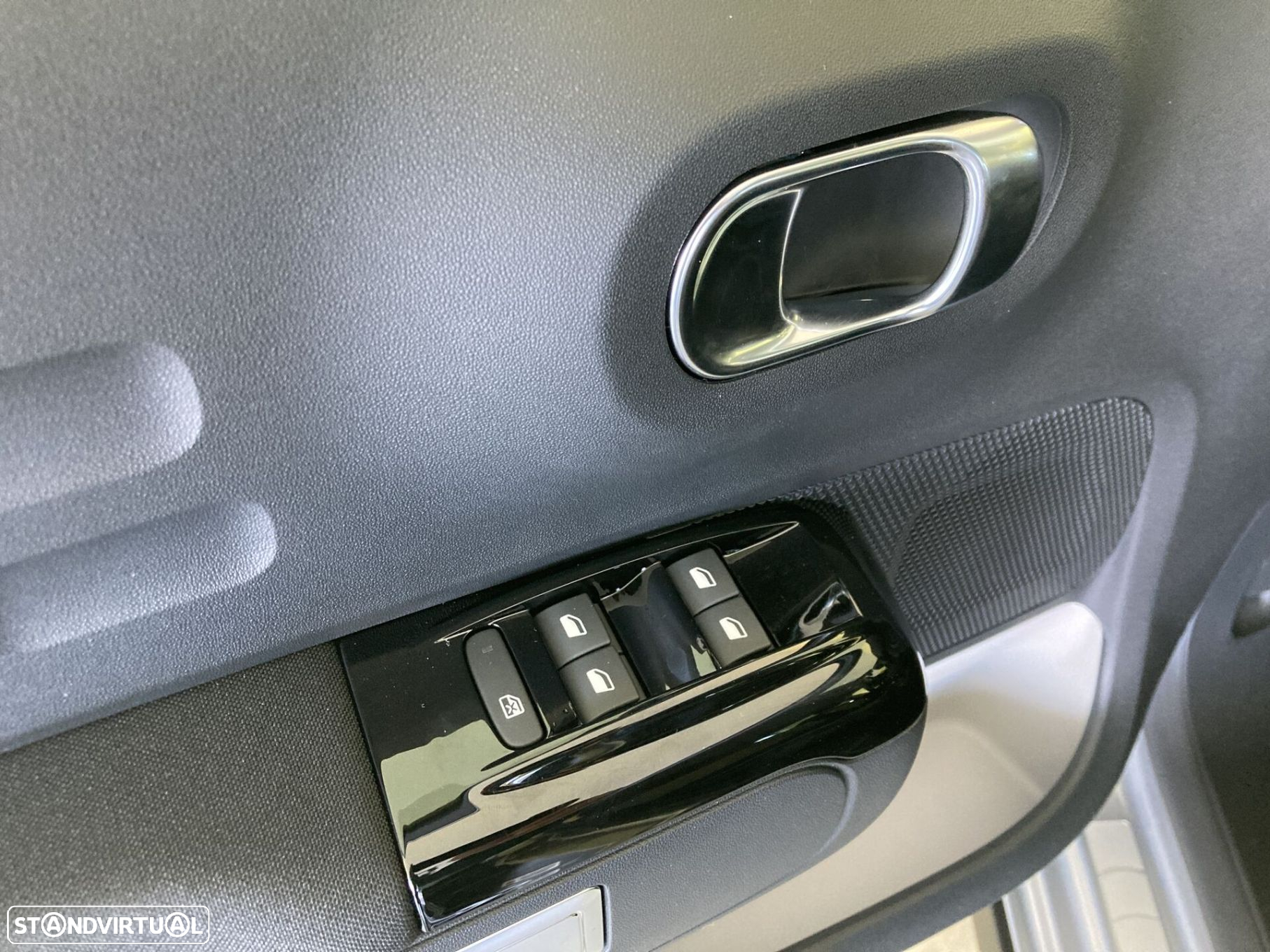 Citroën C3 1.2 PureTech C-Series - 12