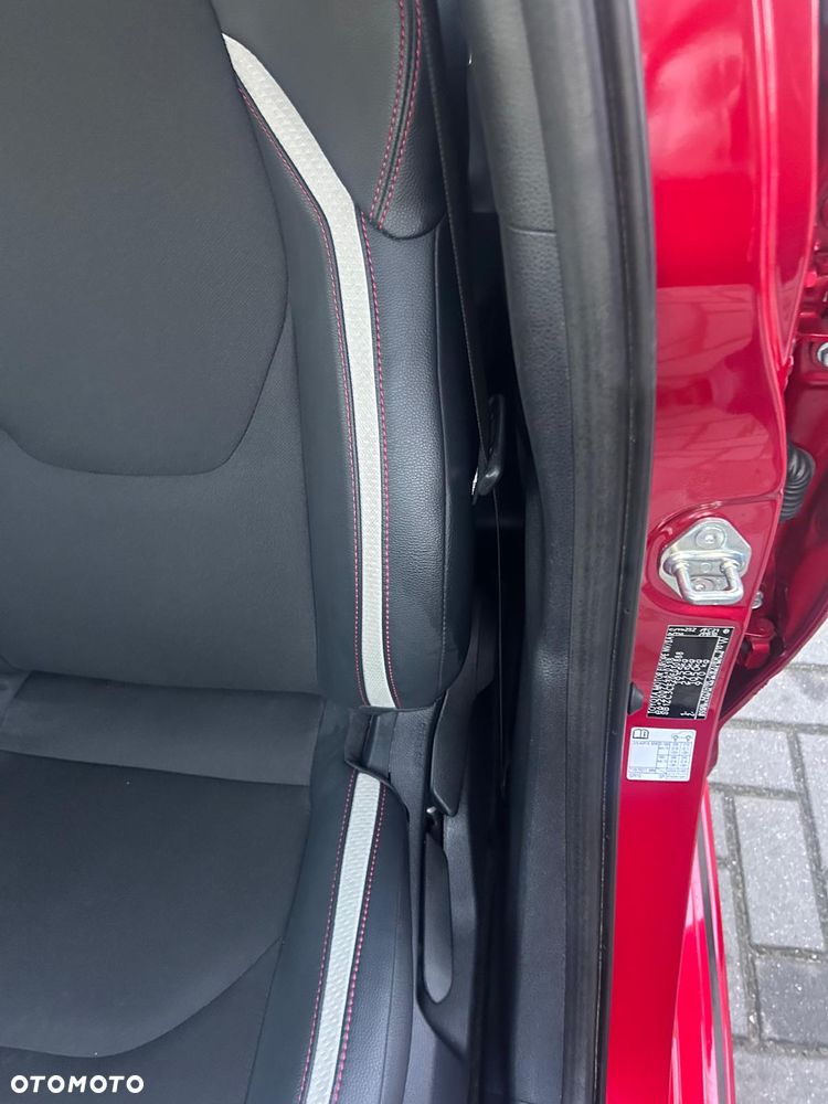 Toyota Corolla 2.0 Hybrid GR Sport Dynamic - 19