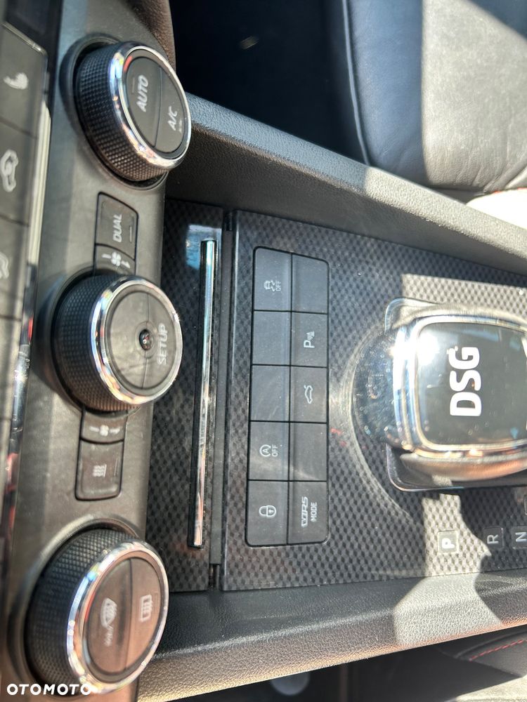 Skoda Octavia 2.0 TSI RS DSG - 30