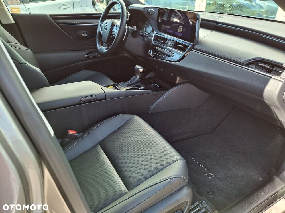 Lexus ES 300h Business Edition - 19