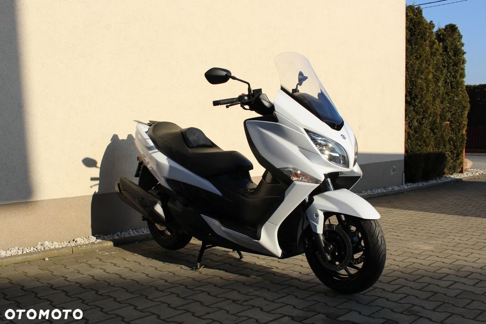 Suzuki Burgman - 16