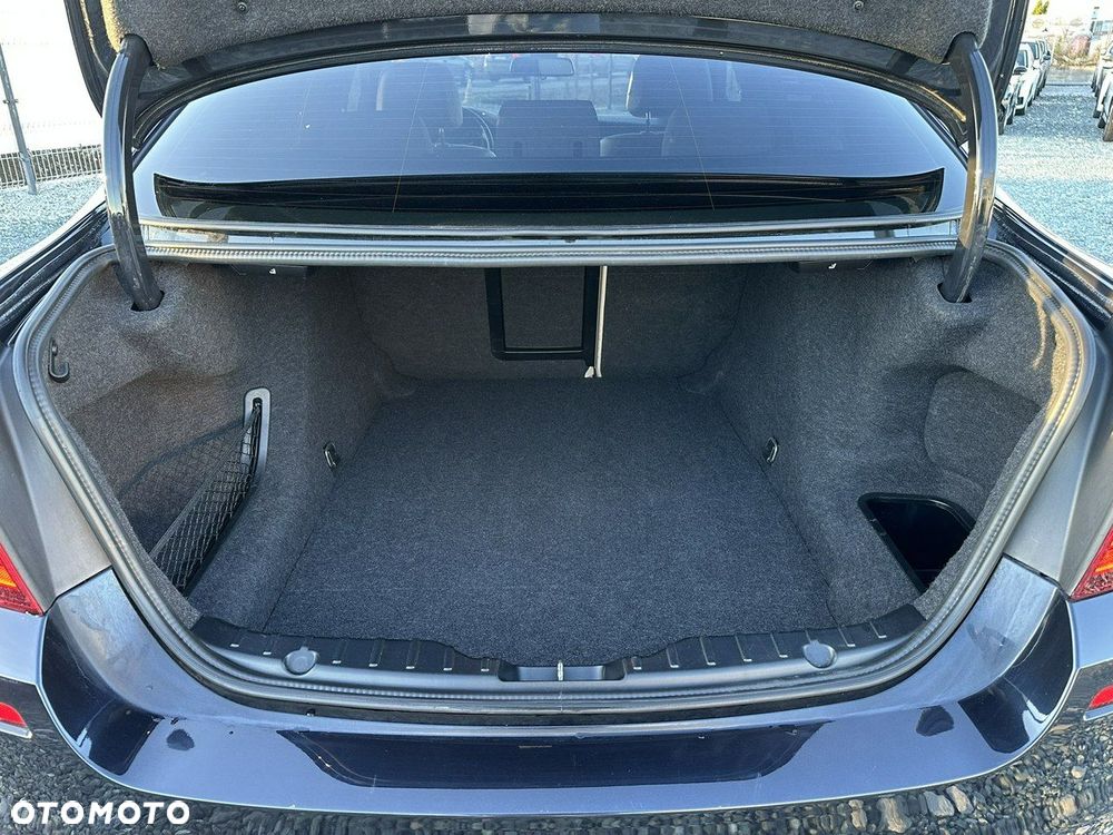 BMW Seria 5 528i xDrive - 40