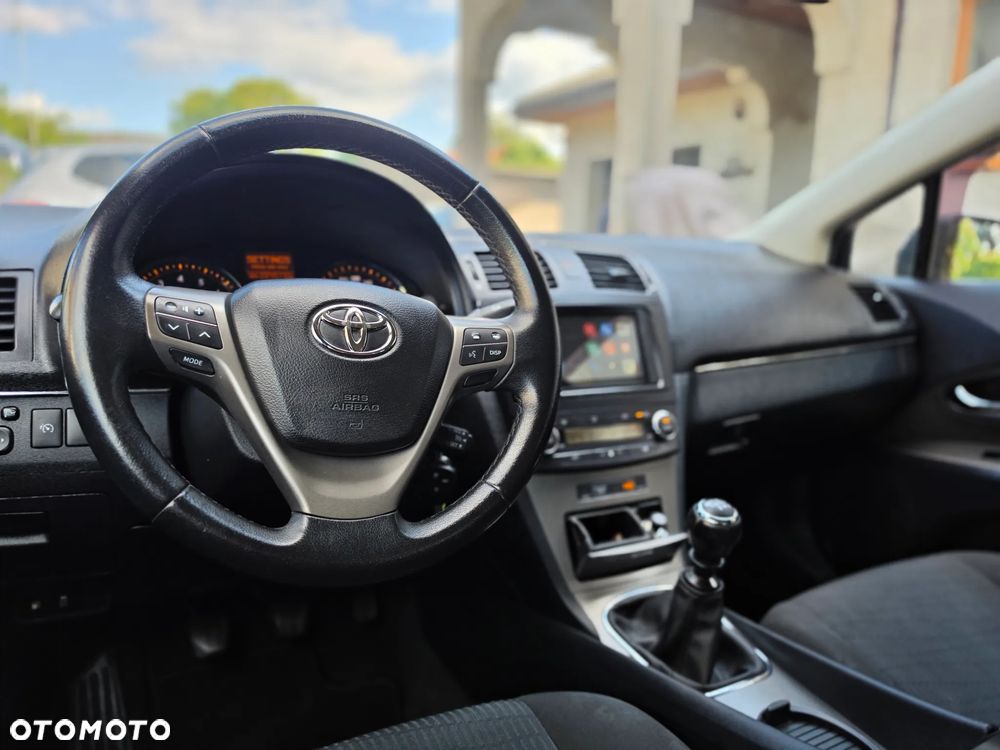 Toyota Avensis - 38