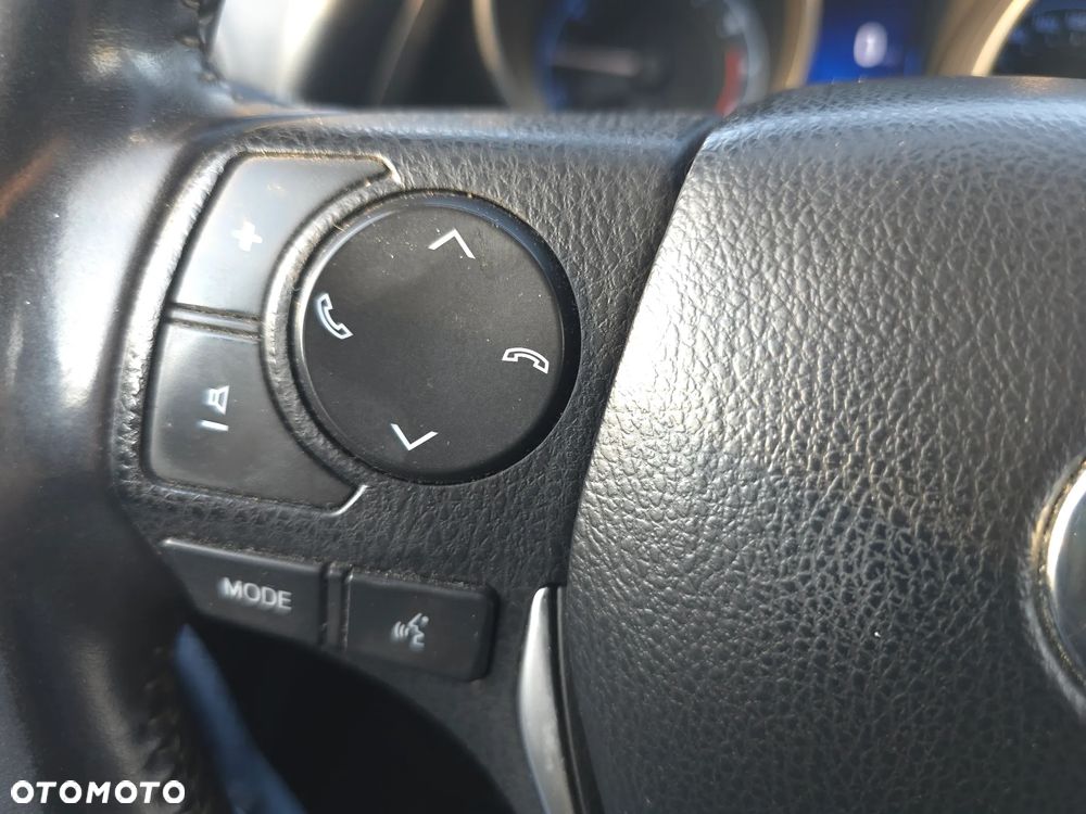 Toyota Auris 2015