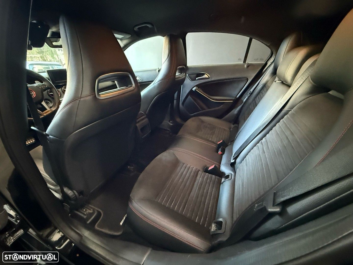 Mercedes-Benz A 45 AMG 4-Matic - 11
