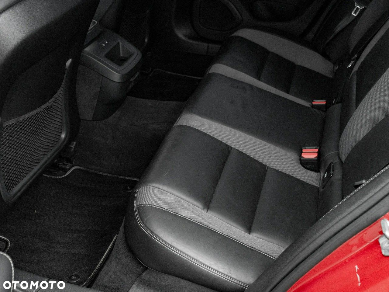 Volvo S60 T6 AWD R-Design - 27