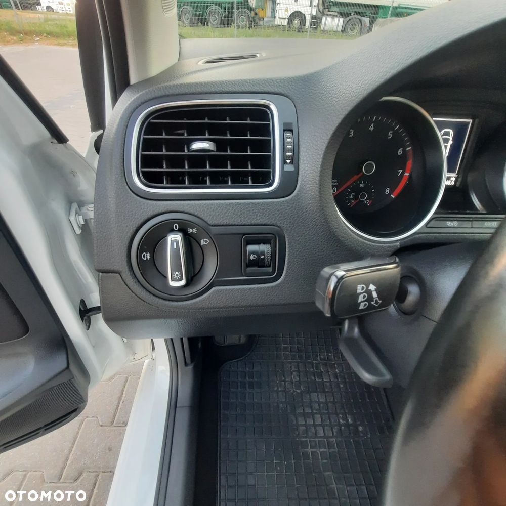 Volkswagen Polo 1.2 TSI BMT Comfortline - 26