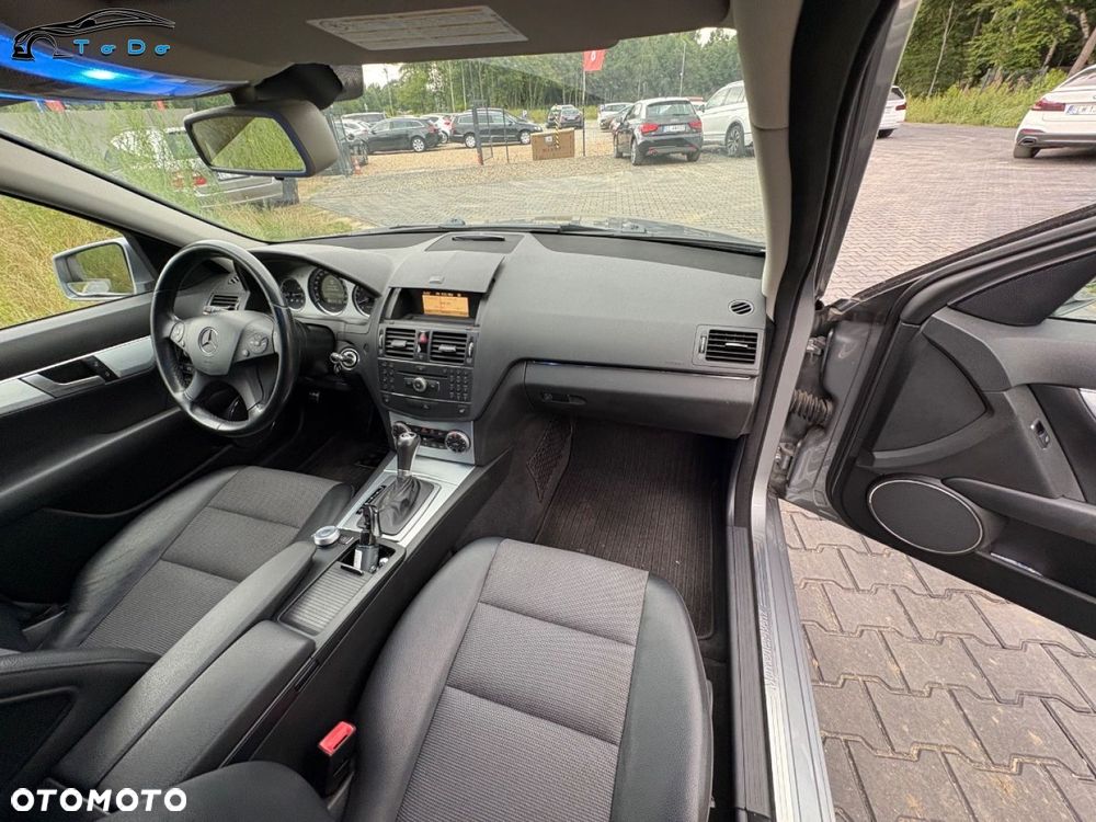 Mercedes-Benz Klasa C 180 Kompressor Automatik BlueEFFICIENCY Avantgarde - 33