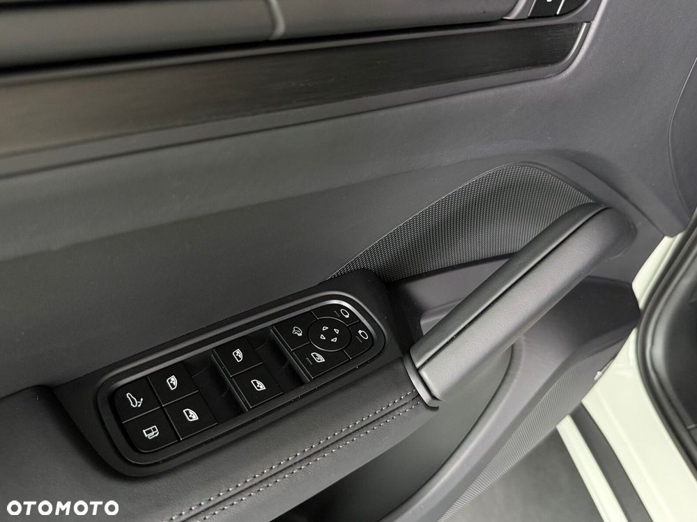 Porsche Cayenne - 18