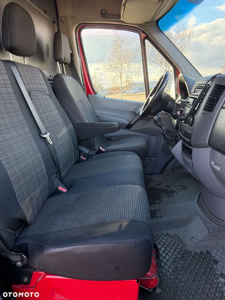 Mercedes-Benz Sprinter - 11