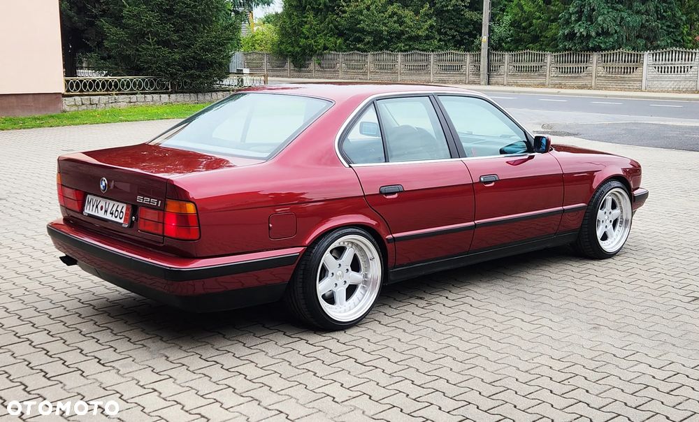 BMW Seria 5 525i - 4