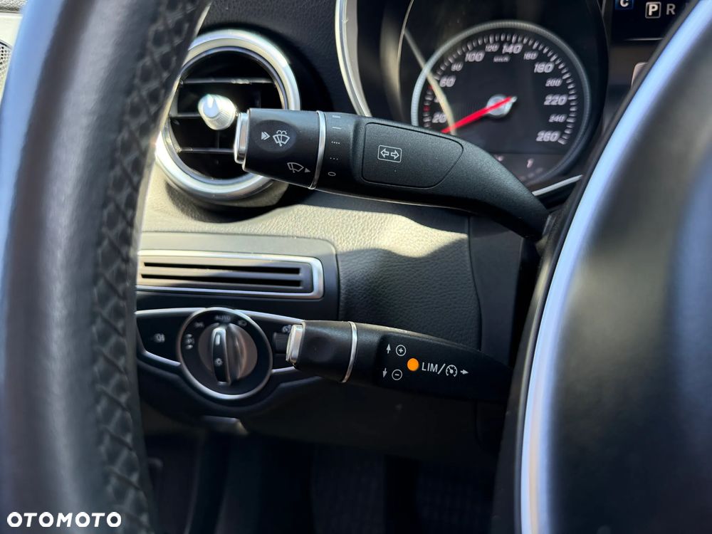 Mercedes-Benz Klasa C 180 7G-TRONIC Exclusive - 15