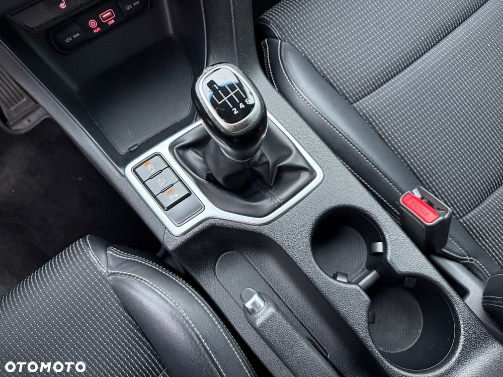 Kia Sportage 2,0 CRDI 2WD ISG Spirit - 28