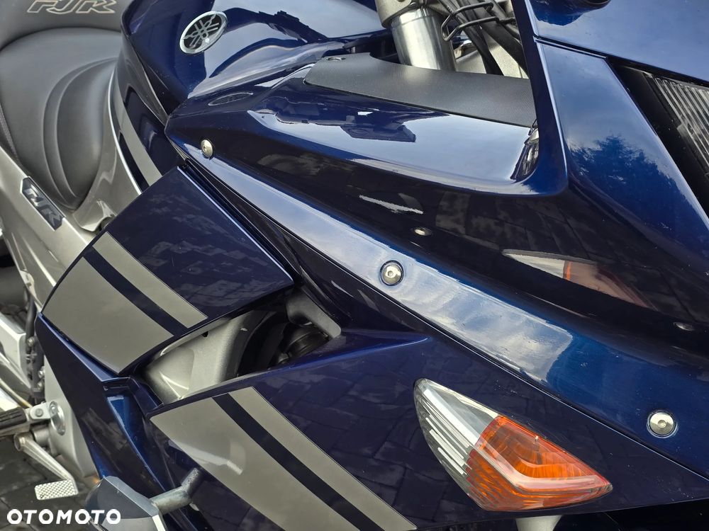 Yamaha FJR - 27