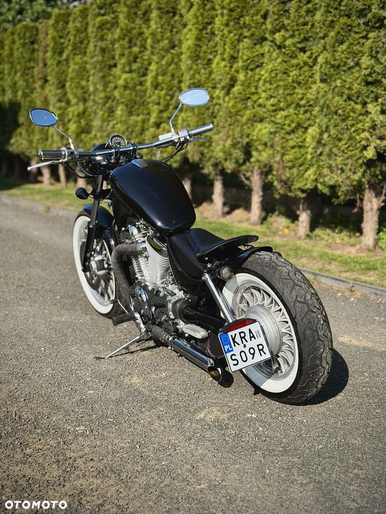Suzuki Intruder - 3