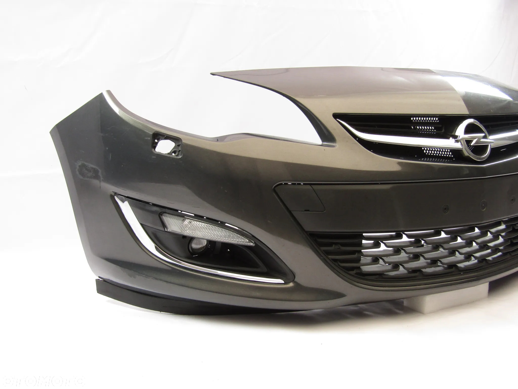 Zderzak przedni Opel Astra J 12-15  Sprysk. + Atrapa Lakier GWH - 13