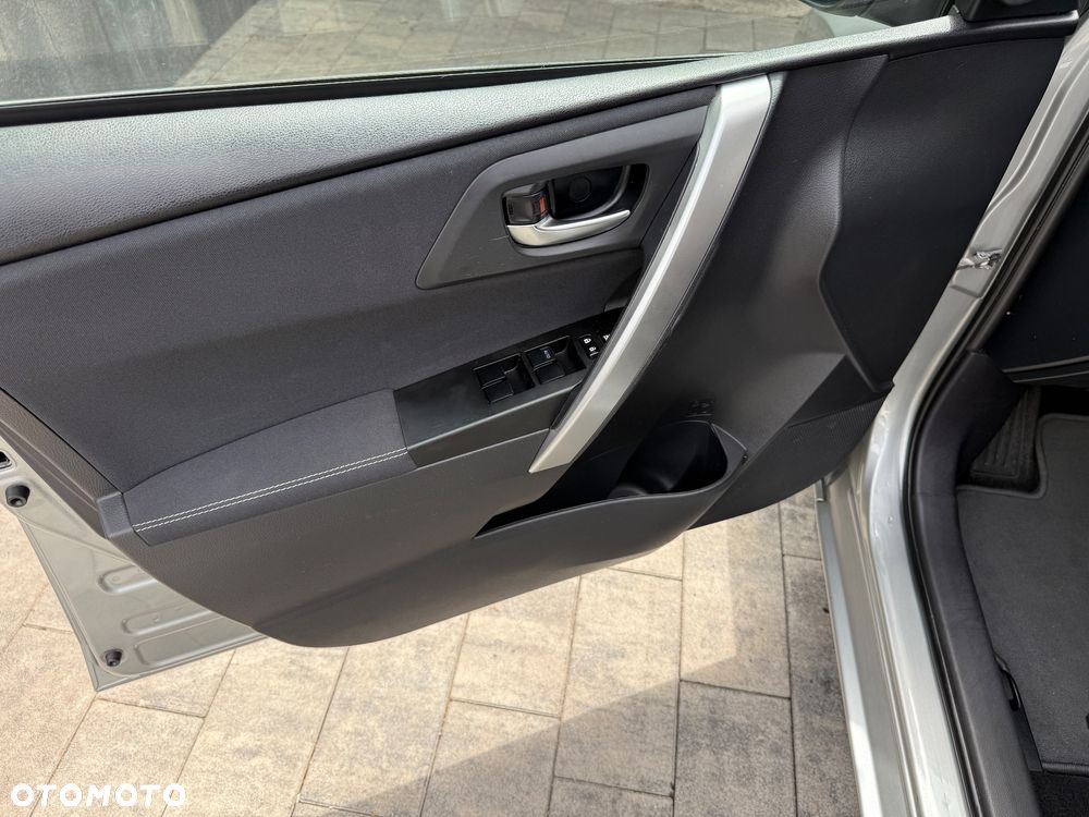 Toyota Auris Hybrid 135 Premium - 24