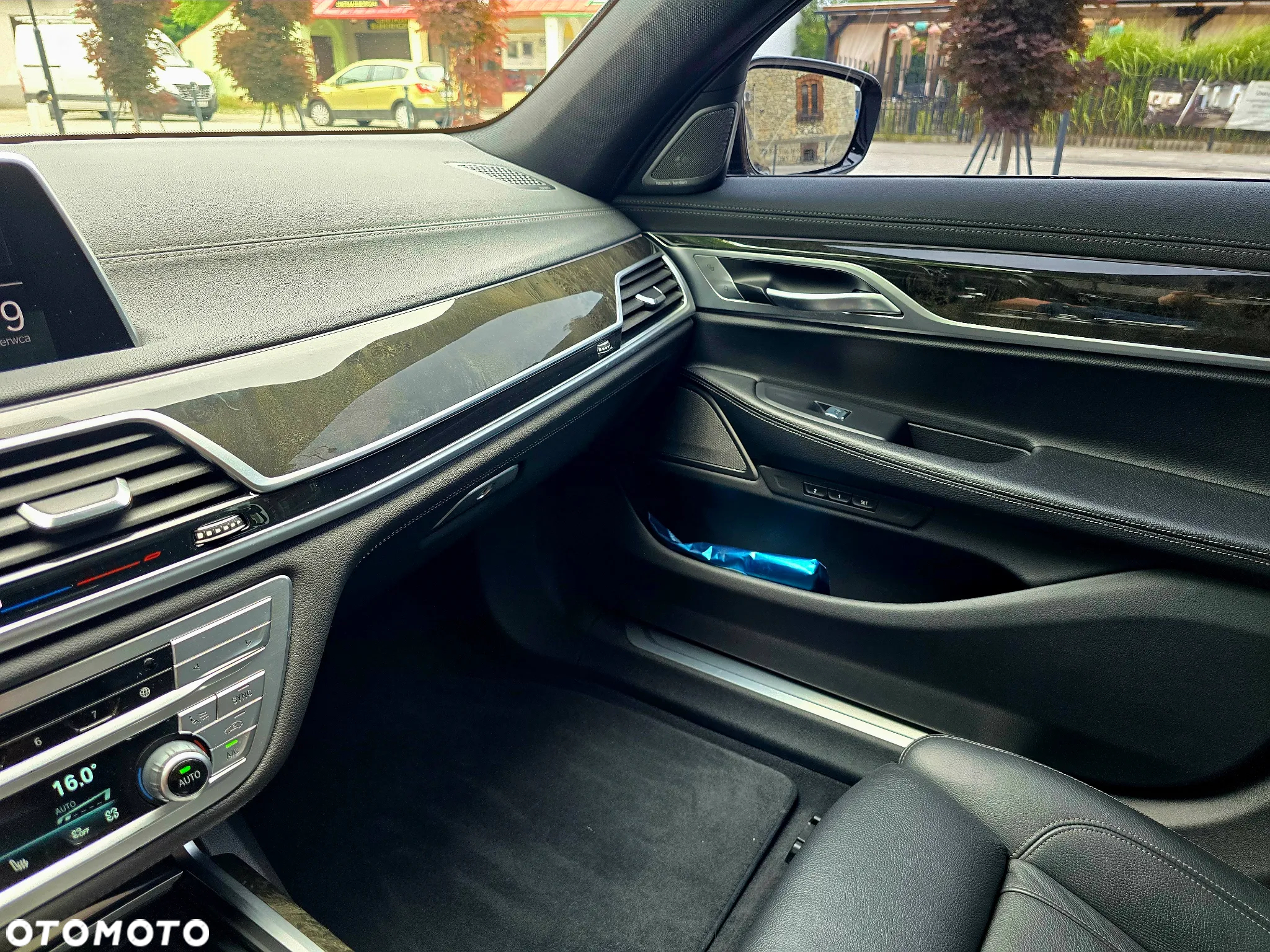 BMW Seria 7 740i - 19