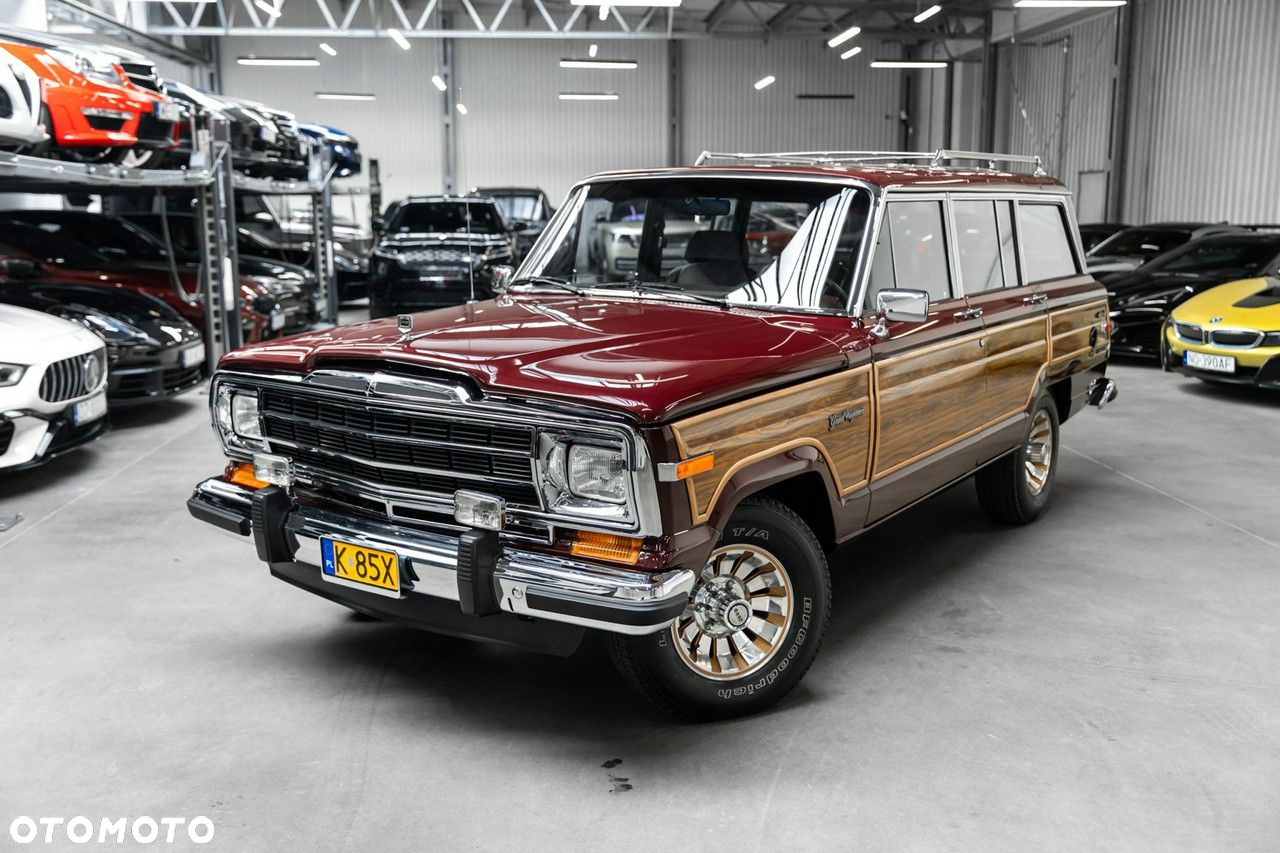 Jeep Wagoneer - 8