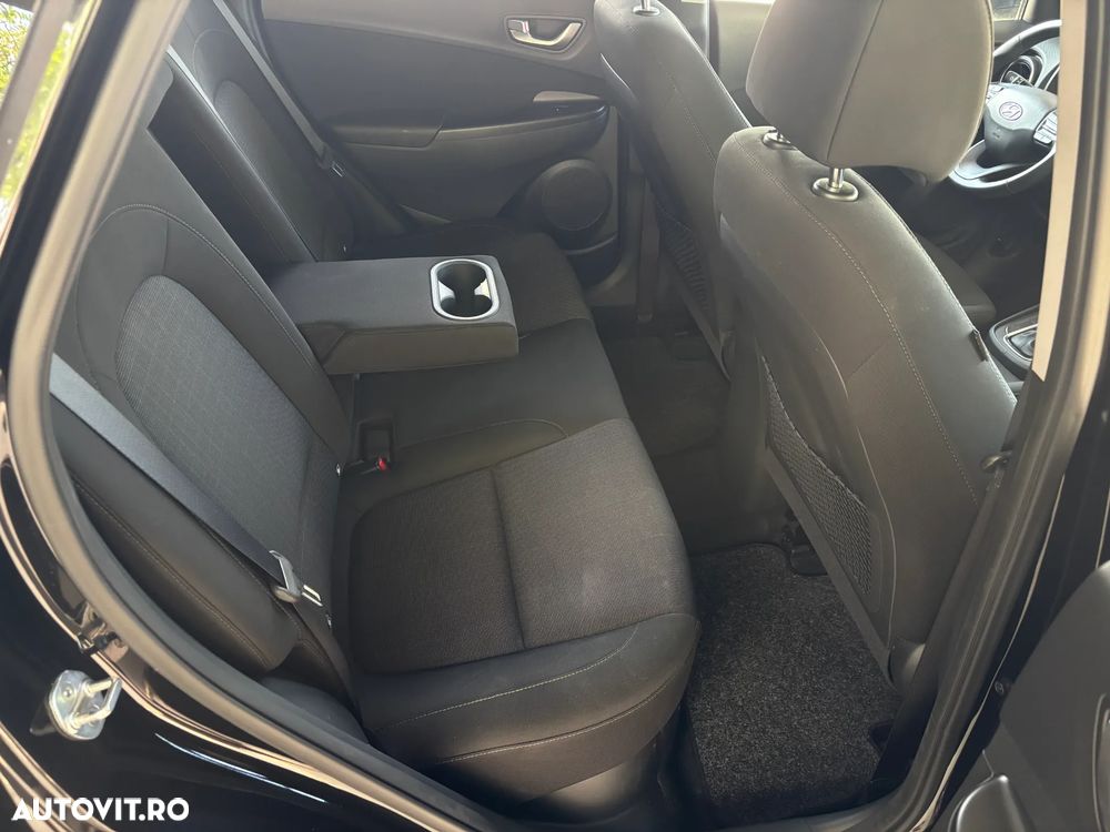 Hyundai KONA - 35