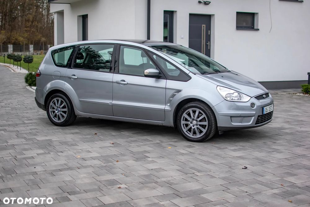 Ford S-Max - 11