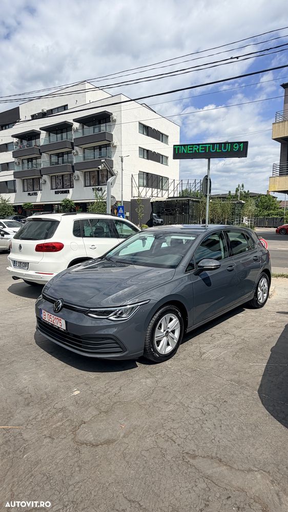 Volkswagen Golf - 8