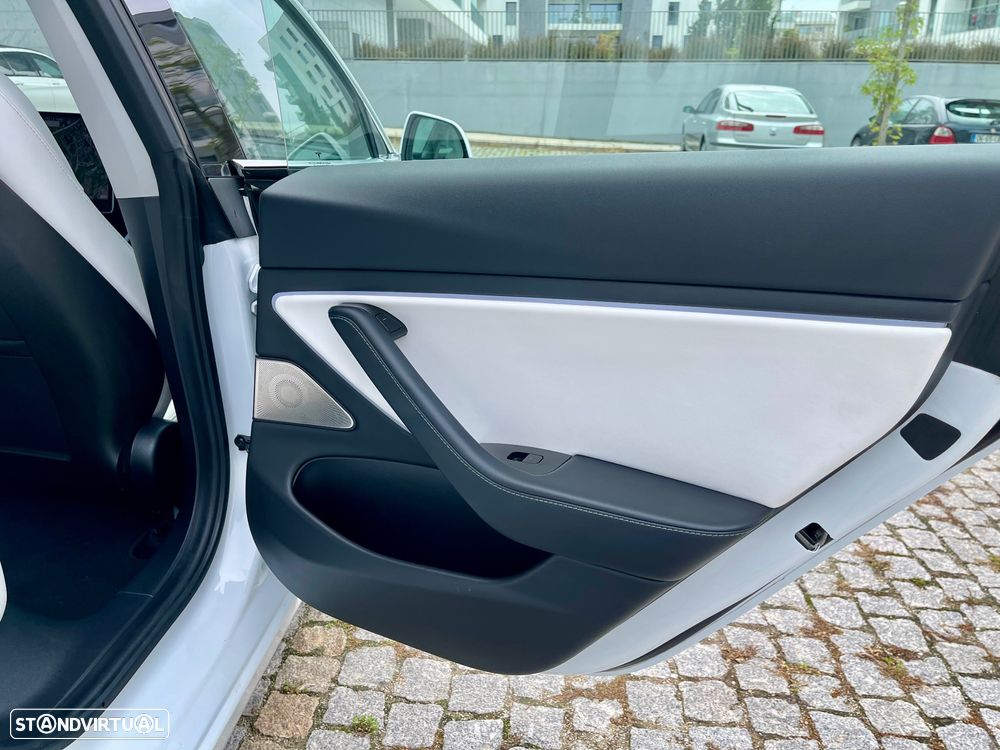 Tesla Model 3 Long Range AWD Dual Motor - 24